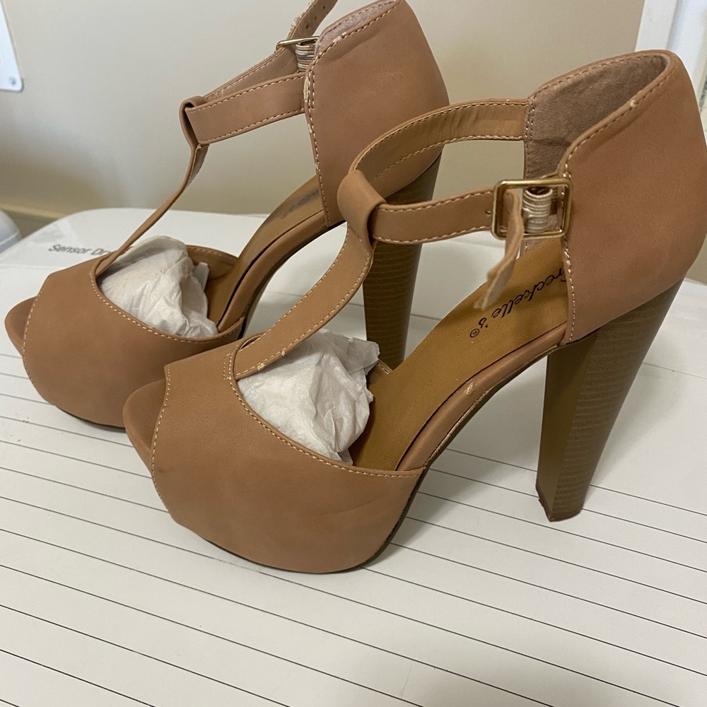 Breckelles Nude T-Strap Peep-Toe Heels